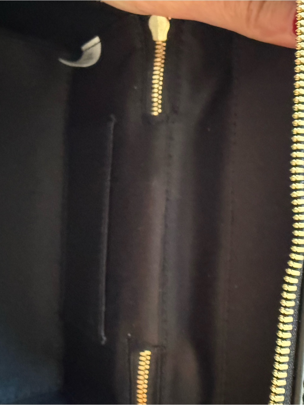 Tory Burch Emerson Black Patent Leather Top-Handle Crossbody with Gold Hardware - Picture 5 of 6
